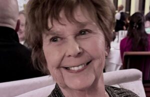 As batidas policiais na busca de Nancy Guthrie terminam sem prisões Onze dias depois do desaparecimento de Nancy Guthrie de sua casa no Arizona, novas evidências e vídeos devem aproximar as autoridades de encontrar o homem de 84 anos.