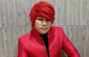 MAIS POPULAR: A rejeição da poligamia pela primeira esposa do mago vermelho, a confissão de Eca Aura sobre o tubo do chicote rosa MAIS POPULAR: A rejeição da poligamia pela primeira esposa do mago vermelho, a confissão de Eca Aura sobre o tubo do chicote rosa