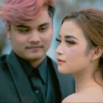 MAIS POPULAR: Ex-mulher Ressa Rizky aparece, Pandji Pragiwaksono enfrenta 10 relatórios policiais