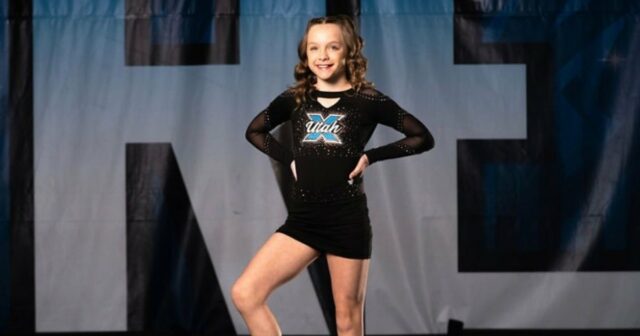 Mãe é presa após atirar na filha de 17 anos, acreditando que ela era uma intrusa