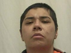 Mãe encontra filha sendo esfaqueada 18 vezes por mulher em seu quarto GettyImages-2235088589-mulher-matou-namorado-que-supostamente-tentou-abusar-de-sua-filha