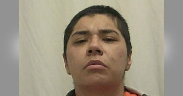 Mãe encontra filha sendo esfaqueada 18 vezes por mulher em GettyImages-2235088589-mulher-matou-namorado-que-supostamente-tentou-abusar-de-sua-filha