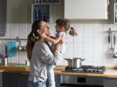 Mamãe mentiu para si mesma durante anos e depois viu as consequências nos filhos Mamãe mentiu para si mesma durante anos e depois viu as consequências nos filhos