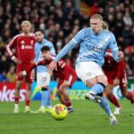 Man City luta para vencer por 2 a 1 em Liverpool e mantém vivas as esperanças de título