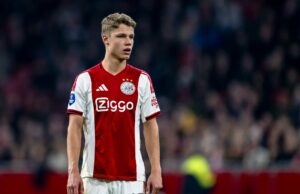 Man Utd procura Sean Steur, do Ajax, enquanto a busca por talentos holandeses se intensifica Man Utd procura Sean Steur, do Ajax, enquanto a busca por talentos holandeses se intensifica
