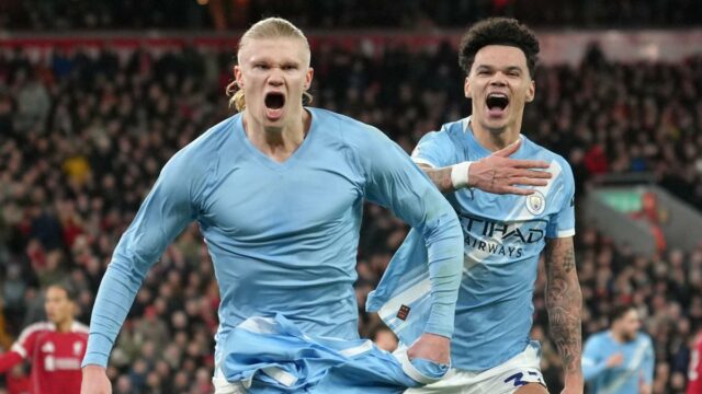 Manchester City vence Liverpool de 10 jogadores e reinicia corrida pelo título da Premier League
