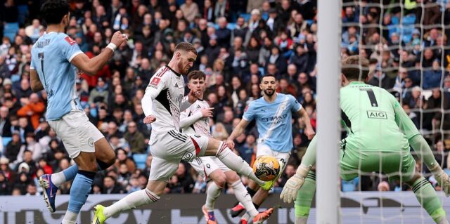 Manchester City x Salford - FA Cup AO VIVO: último placar, notícias do time e atualizações enquanto a equipe de Pep Guardiola abre o placar contra os peixinhos da League Two no Etihad

