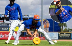 Marcus Semien, do Mets, otimista com a reunião de Bo Bichette, espera jogar com Francisco Lindor O segundo base Marcus Semien trabalha em um exercício de campo durante o treinamento de primavera do Mets em 14 de fevereiro de 2026. O segundo base Marcus Semien trabalha em um exercício de campo durante o treinamento de primavera do Mets em 14 de fevereiro de 2026.