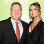 Marido de Savannah Guthrie quebra o silêncio sobre fotos do FBI do possível sequestrador de Nancy Guthrie