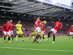 Mark Clattenburg aponta dois incidentes do Man Utd como ‘sortudos’ Spurs salvos de agressão por VAR Manchester United x Tottenham Hotspur - Premier League