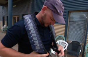 Médico legista da SA pede reformas nos coletes salva-vidas após oito mortes Médico legista da SA pede reformas nos coletes salva-vidas após oito mortes