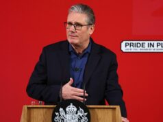 ‘Mentiram para mim’: Starmer pede desculpas às vítimas de Epstein pelo escândalo de Mandelson O primeiro-ministro britânico, Keir Starmer, disse que Peter Mandelson mentiu e “retratou Epstein como alguém que ele mal conhecia”.