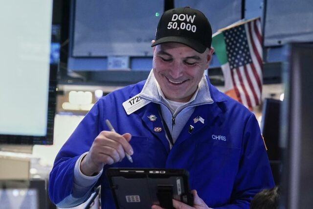 Mercado de ações hoje: Dow, S&P 500, futuros do Nasdaq sobem com Wall Street buscando continuar a recuperação do Dow 50.000
