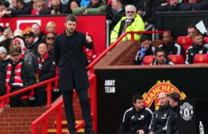 Michael Carrick faz algo que Ruben Amorim quase nunca fazia depois de cada partida do Man Utd Michael Carrick e Ruben Amorim como dirigentes do Man Utd dividem imagem