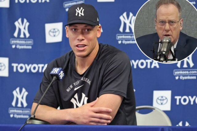 Aaron Judge fala aos repórteres no treinamento de primavera dos Yankees em 16 de fevereiro de 2026.