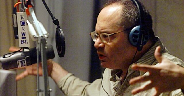 Michael Silverblatt, apresentador 'gênio' do programa literário KCRW 'Bookworm', morre aos 73 anos
