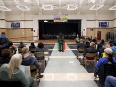 Milhões em cortes orçamentários para escolas de West Contra Costa despertam preocupações para alunos, funcionários e famílias Milhões em cortes orçamentários para escolas de West Contra Costa despertam preocupações para alunos, funcionários e famílias