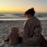 Millie Bobby Brown, 22, posta fotos raras com sua filha e diz que se sente “muito grata” por ela e seu marido Jake enquanto comemora seu aniversário