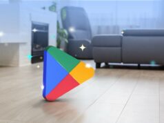 Minha casa está totalmente limpa e é porque limpei a Play Store em busca dessas joias escondidas Uma mão organizando aplicativos na tela de um smartphone, cercada por vários ícones coloridos de aplicativos