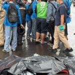 Momentos em que um estudante de escola profissionalizante morre em Matraman após um buraco na estrada