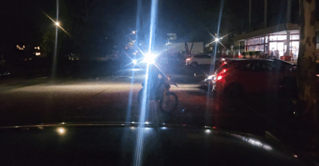 Motociclistas provocam policiais em estacionamento do McDonald's
