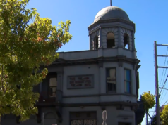 Motorista de carona acusado de supostamente estuprar passageira em Melbourne Motorista de carona acusado de supostamente estuprar passageira em Melbourne