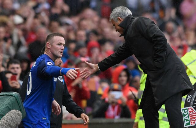 'Muito inteligente' José Mourinho utilizou a mesma tática do Man Utd de Sir Alex Ferguson, afirma Wayne Rooney
