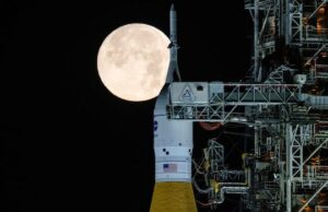 NASA atrasa lançamento do Artemis II devido a vazamento de hidrogênio durante ensaio Ícone de conversão de texto em fala