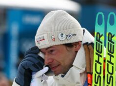 Namorada do atleta olímpico de inverno que admitiu traí-la ao vivo na televisão quebra o silêncio Sturla Holm Laegreid começou a chorar ao admitir que traiu a namorada (Reuters)