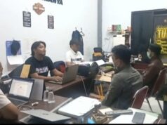 Não aceitando que seu filho fosse repreendido, um professor de madrasa em Sampang foi perseguido pelos pais de seus alunos Não aceitando que seu filho fosse repreendido, um professor de madrasa em Sampang foi perseguido pelos pais de seus alunos