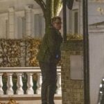 Peter Mandelson foi pego fazendo suas necessidades contra um muro de jardim depois de uma visita noturna à casa de George Osborne em Notting Hill, em novembro.