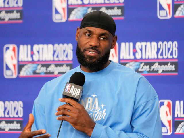 'Não ouvi nada além de grandes coisas', diz LeBron James sobre Israel
