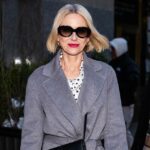 Kaley Cuoco é vista em Midtown em 4 de fevereiro de 2026 na cidade de Nova York.