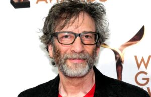 Neil Gaiman chama as alegações de má conduta sexual de ‘campanha de difamação’, mais de um ano após as alegações Neil Gaiman chama as alegações de má conduta sexual de 'campanha de difamação', mais de um ano após as alegações