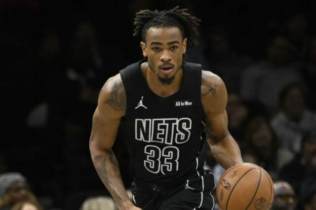 Nic Claxton, do Nets, perderá o jogo dos Cavaliers após Nic Claxton torceu o tornozelo direito no treino e pode perder o jogo dos Nets contra os Cavaliers na quinta-feira, em Cleveland.