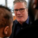 Os ministros abandonaram os esforços para adiar as eleições do conselho em outra reviravolta extraordinária de Keir Starmer