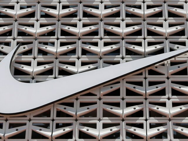 Nike investigada por nomeado por Trump sobre alegações de preconceito contra trabalhadores brancos
