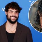 MCDJORAEC033 é Noah Centineo interpretando Rambo Sylvester Stallone