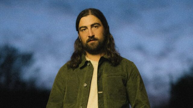 Noah Kahan anuncia primeira turnê pelo estádio para o verão Noah Kahan anuncia primeira turnê pelo estádio para o verão de 2026, incluindo parada no Rose Bowl