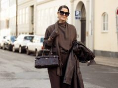 Normalmente compro designer, mas essas descobertas ricas da Amazon me impediram LONDRES, INGLATERRA - 19 DE SETEMBRO: Jill Asemota vista usando um elegante óculos de sol Miu Miu em preto brilhante, um blazer de couro de camurça marrom chocolate da Zara, cortado em uma silhueta descontraída com mangas ligeiramente grandes e bolsos com aba nas laterais, elegante top Wolford preto justo em um design minimalista, minissaia Burberry Vintage em um padrão xadrez bege e marrom, sob medida para um corte reto, meia-calça preta transparente, Chanel Mary preta clássica Sapatilhas Jane, confeccionadas em couro liso e bolsa vintage preta estruturada, formato quadradão com alças curtas e detalhes de ferragens metálicas. Seu cabelo castanho está penteado em um penteado longo e reto com sutis mechas caramelo, repartido naturalmente e caindo sobre os ombros, durante a London Fashion Week em 19 de setembro de 2025 em Londres, Inglaterra. (Foto de Jeremy Moeller/Getty Images)