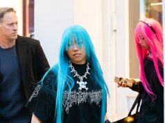 North West, 12, lançará império de moda e joias enquanto a mãe Kim Kardashian registra TRÊS marcas registradas North, 12 anos, filha pré-adolescente de Kim Kardashian e Kanye West, está prestes a lançar sua própria marca de moda e joias; North é fotografado no sábado em Nova York