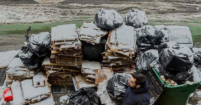 Nova York de Mamdani: moradores reclamando do acúmulo de lixo Nova York de Mamdani: moradores reclamando do acúmulo de lixo