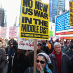 Nova-iorquinos protestam contra ataques dos EUA ao Irã