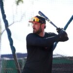 'Nunca se sabe': Eldridge do SF Giants começa a transar com bolas voadoras externas, mas o foco permanece na primeira base