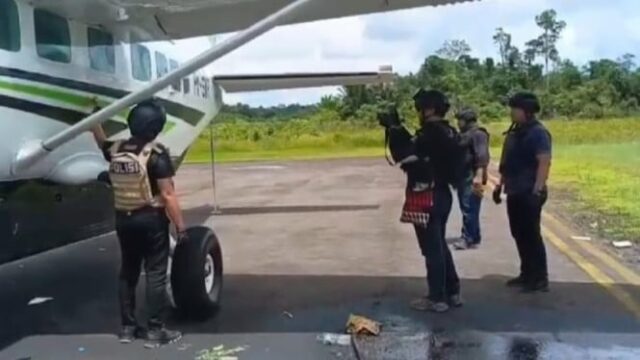 O Brigadeiro General Faizal disse que o avião da Smart Air foi alvejado por 20 pessoas da KKB
