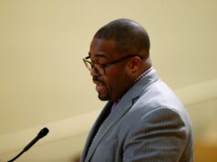 O CEO da Valley Water, Rick Callender, assediou sexualmente funcionários, descobriu a investigação O CEO da Valley Water, Rick Callender, assediou sexualmente funcionários, descobriu a investigação