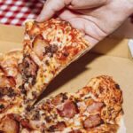 O Dia Nacional da Pizza de 2026 chegou – comemore com ofertas e brindes da 7-Eleven, Chuck E. Cheese e muito mais