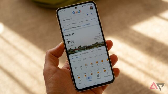 smartphone pixel 8 mostrando aplicativo de previsão do tempo