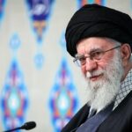 O Irã ataca bases militares dos EUA, Dubai, Abu Dhabi e Israel em “ataques de vingança” depois que Trump lançou um ataque conjunto a Teerã e atingiu o complexo do Líder Supremo