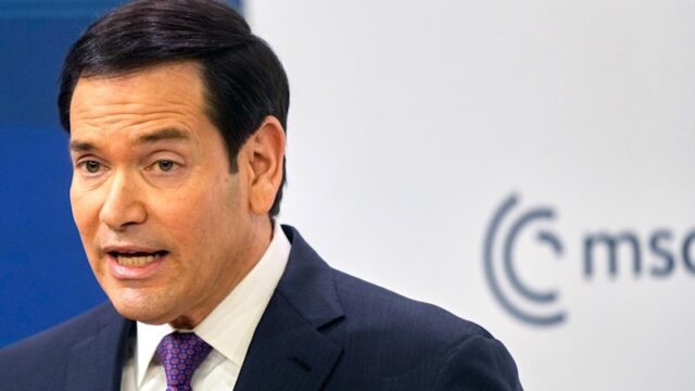 Rubio disse que seria difícil fazer um acordo com o Irão porque os seus líderes “tomam decisões geopolíticas com base na pura teologia”.